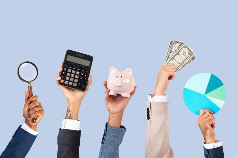 contabilidade-para-educadores-financeiros-calculadora-e-dinheiro
